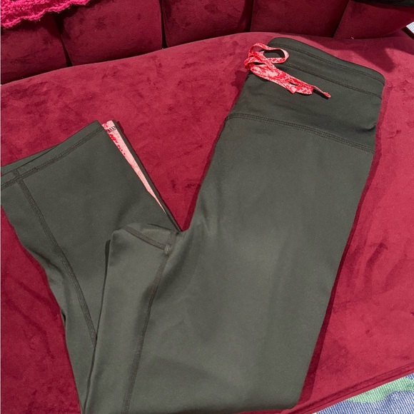 Fabletics Set persimmon python pattern top M, bottom S - Picture 3 of 5